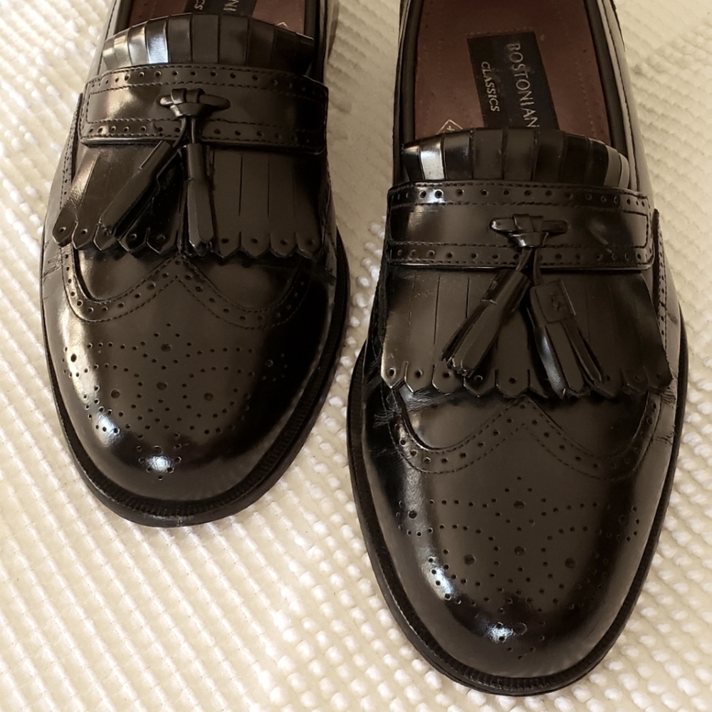 Bostonian Tassel Loafers Black Leather